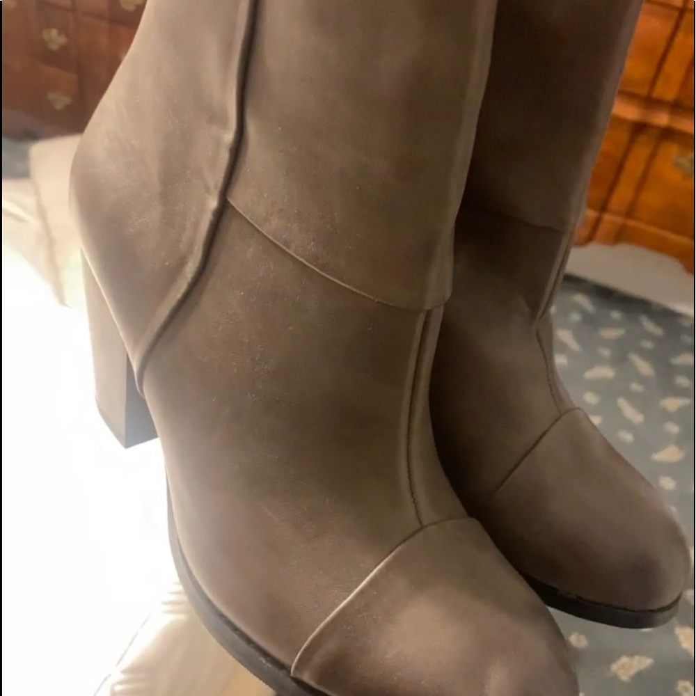 Grey heeled boots size 7 never worn